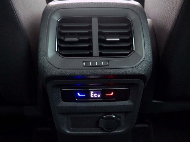 Fahrzeugabbildung Volkswagen Tiguan  Elegance 1.4 TSI eHybrid LED AHK RFK ACC