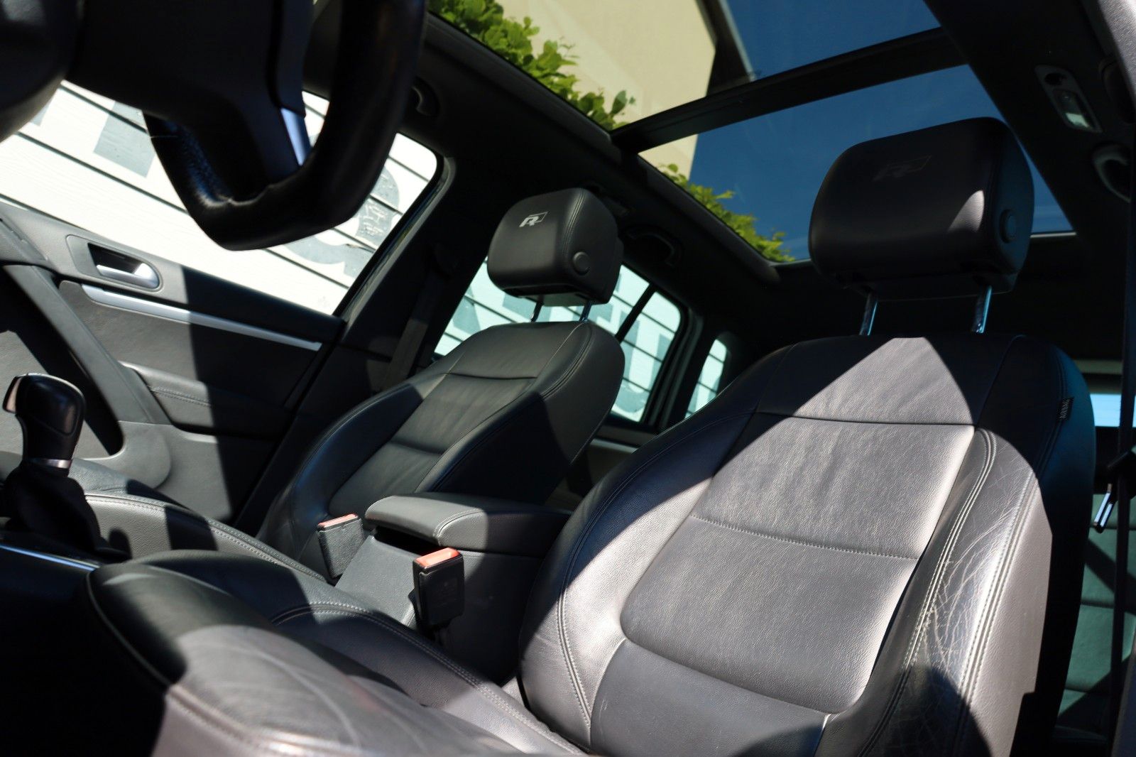 Fahrzeugabbildung Volkswagen Tiguan R Line 4M Leder,Navi,Xenon,Panorama