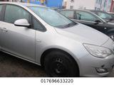 Opel Astra J Lim. 5-trg. Edition - Opel Astra aus 2010: Edition