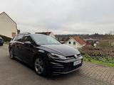 Volkswagen Golf Variant 1.5 TSI Highline mit R-Line - : mit V