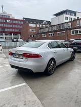 Jaguar XE 20t 200PS Portfolio Automatik Portfolio - Jaguar XE in Hamburg