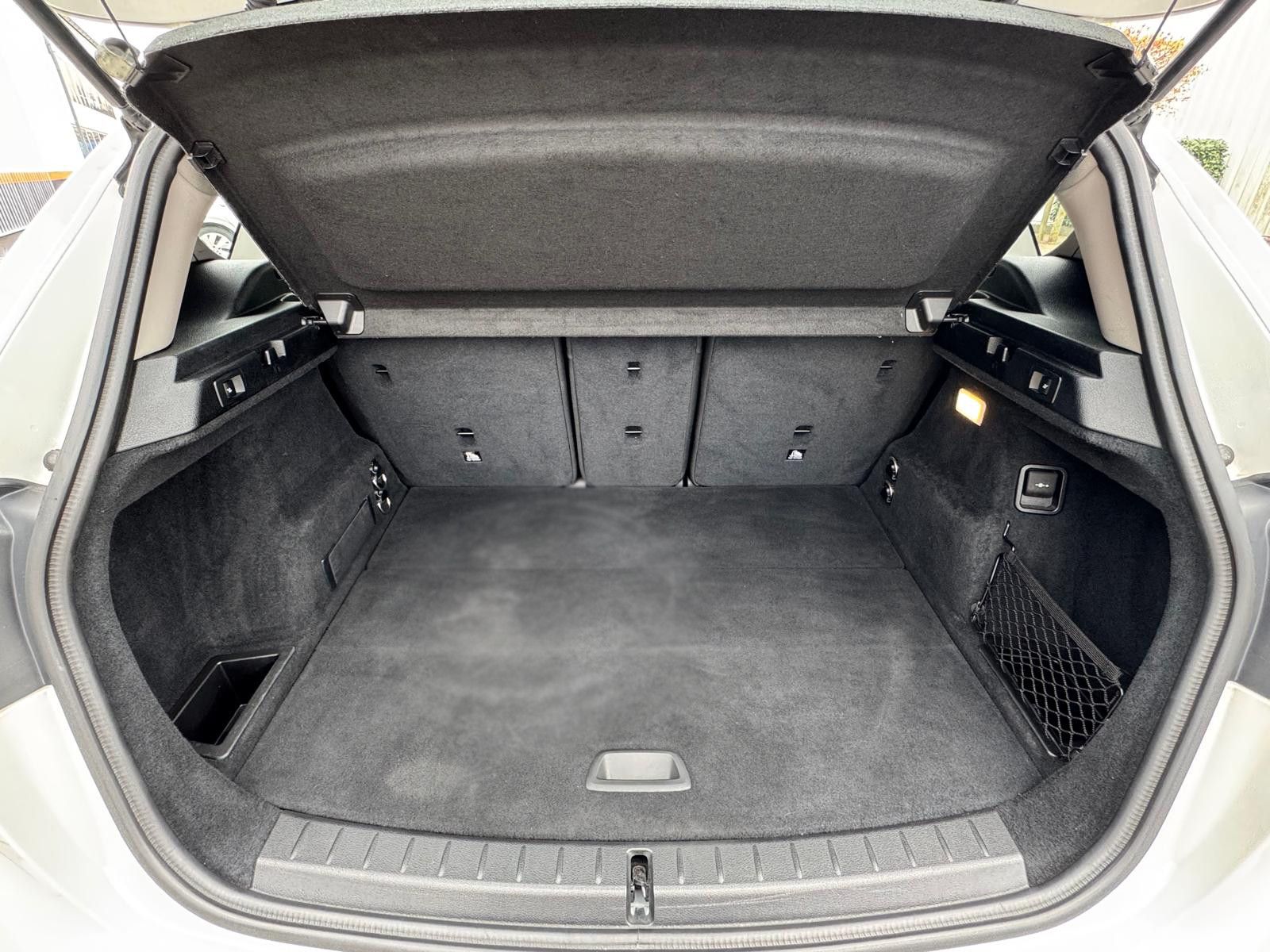 Fahrzeugabbildung BMW 218i Active Tourer Aut. Sport-Line LED KAM PANO