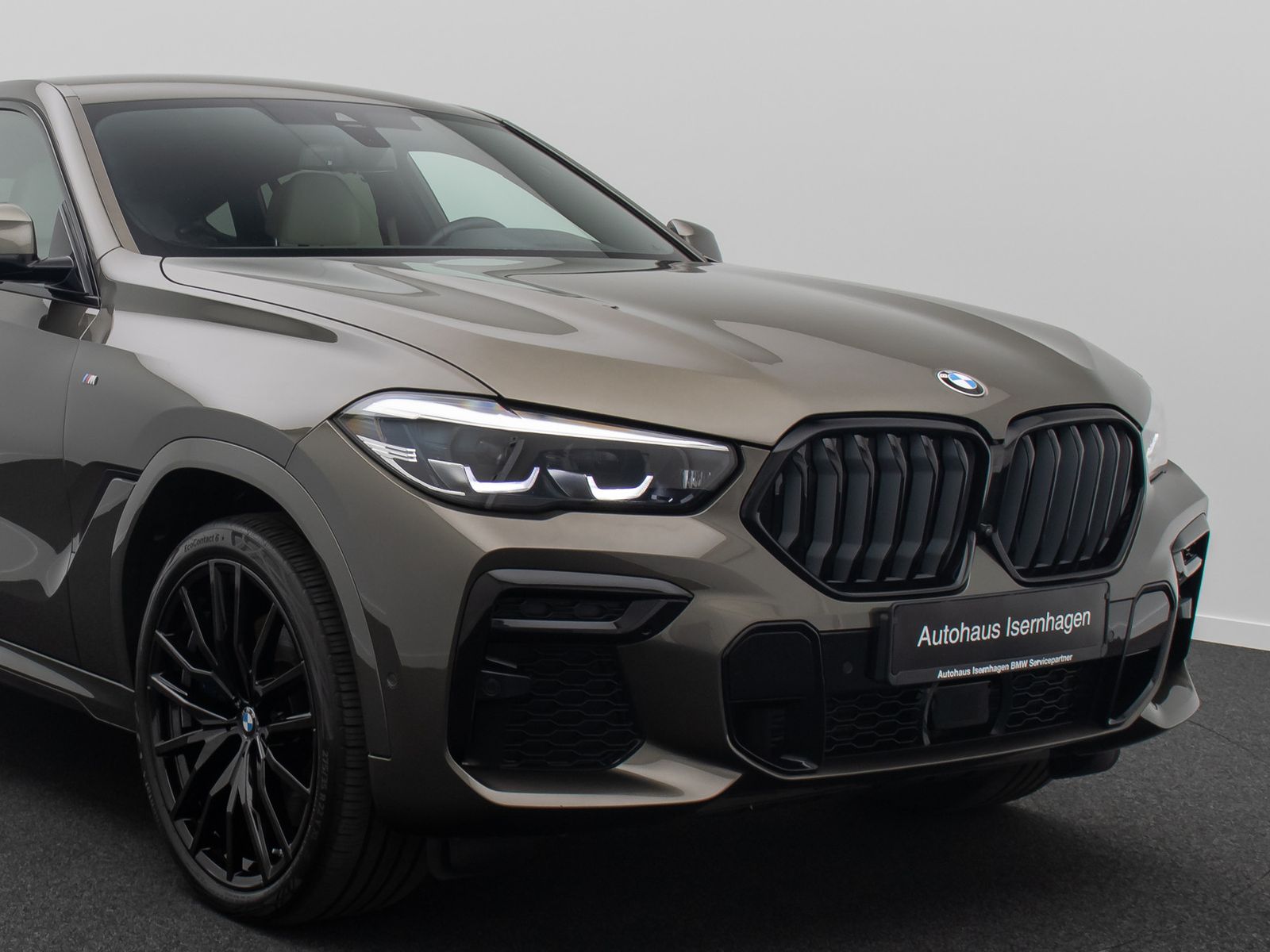 Fahrzeugabbildung BMW X6 xD40d M Sport 360° HUD H/K 22Zoll Individual
