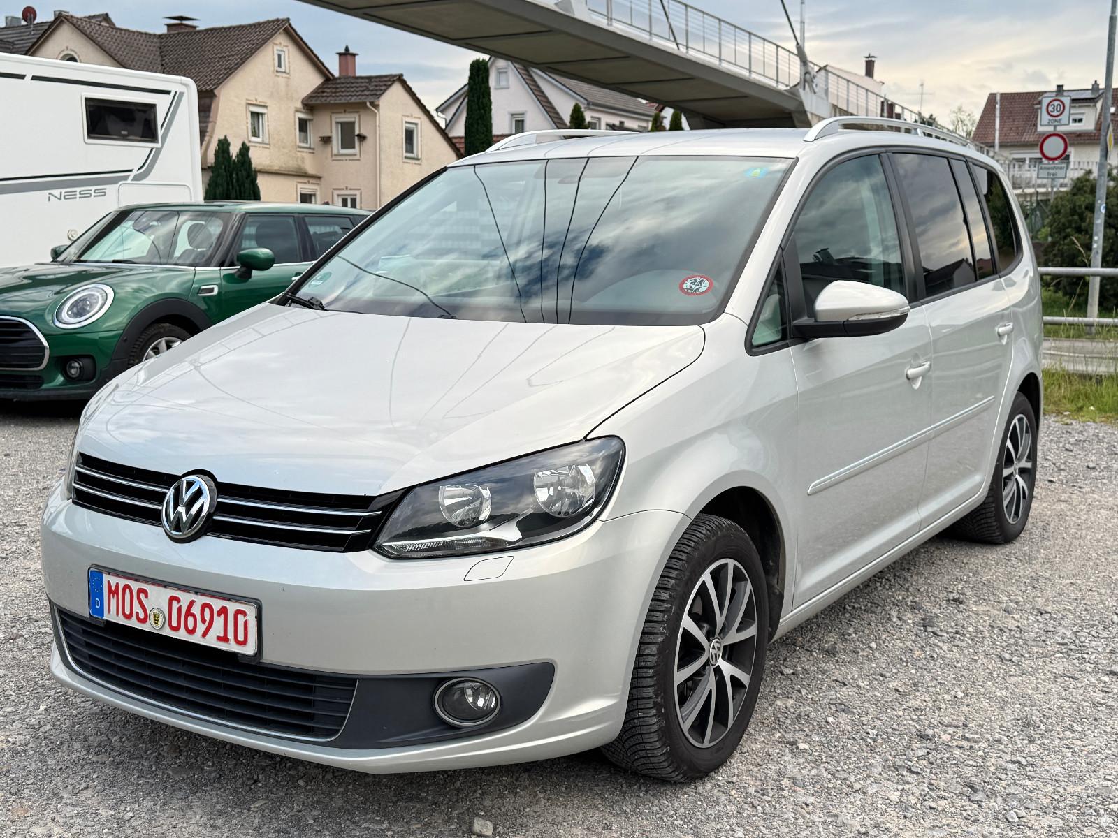 Volkswagen Touran Highline BMT SHZ*PDC*Navi*AHK*Kamera