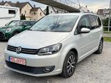 Volkswagen Touran Highline BMT SHZ*PDC*Navi*AHK*Kamera - Volkswagen Touran aus 2012