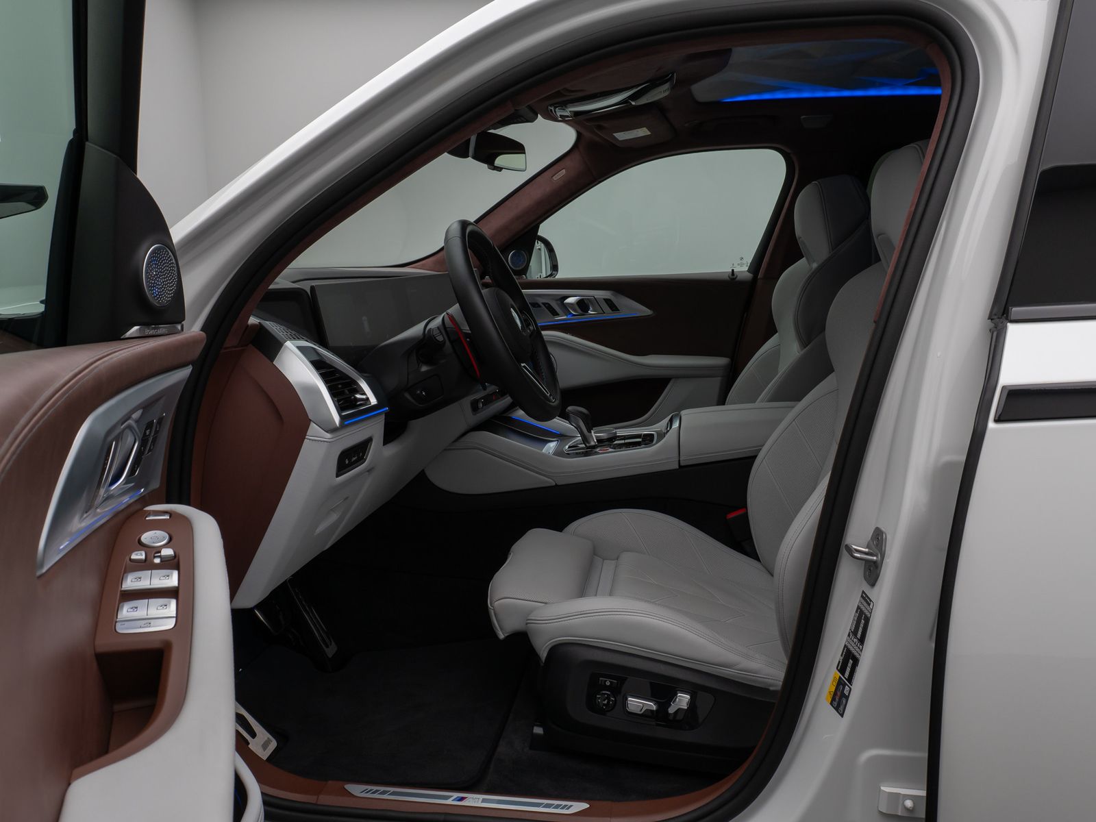 Fahrzeugabbildung BMW XM Individual M Sitze DAB B&W Massage SoftClose