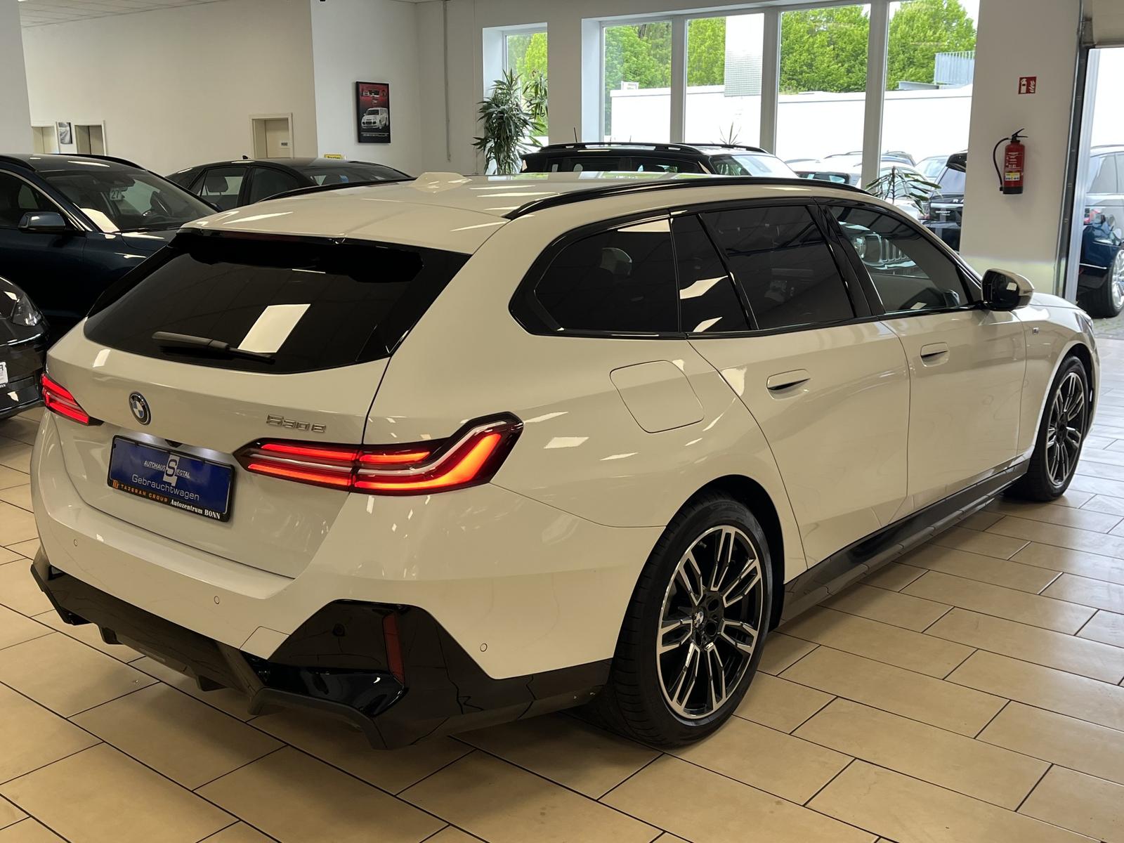 BMW 530 e M Sport*AHK*Leder*R-Cam*Harman-Kardon*ACC*