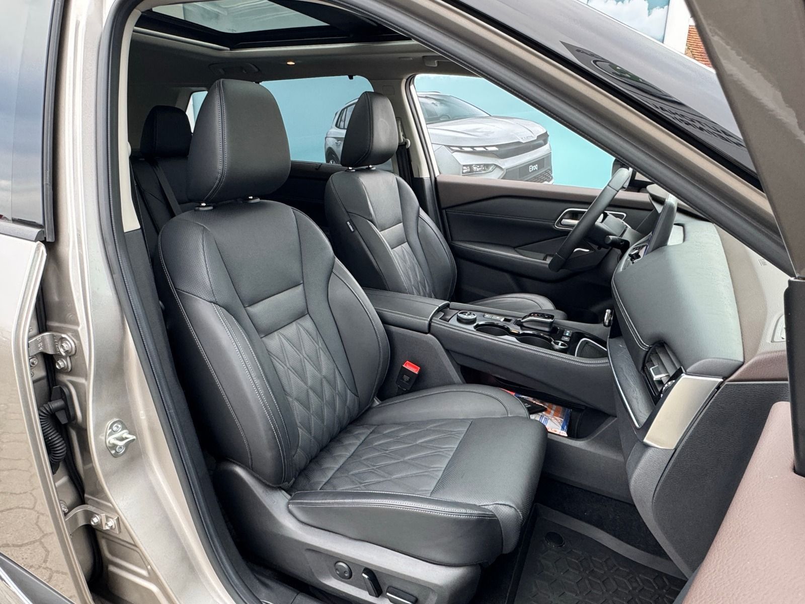 Fahrzeugabbildung Nissan X-Trail 1.5 VC-T e-Power Tekna+ e-4ORCE