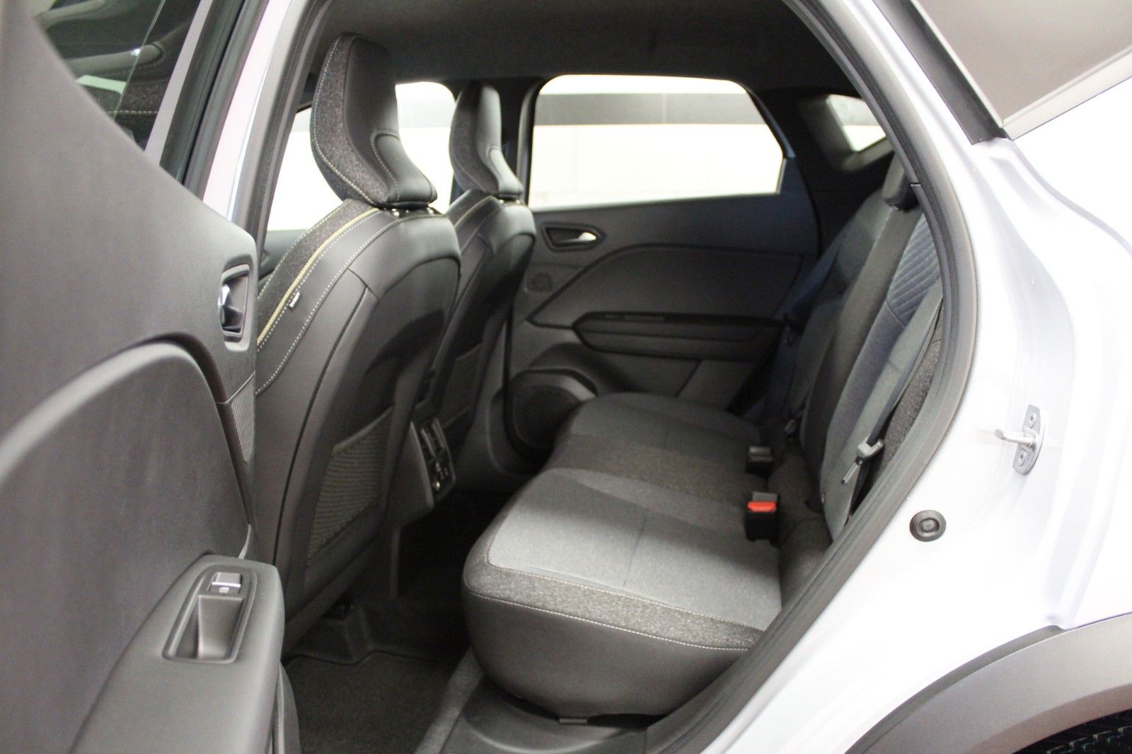 Fahrzeugabbildung Renault Captur Mild Hybrid 140 Techno*Winterpaket*