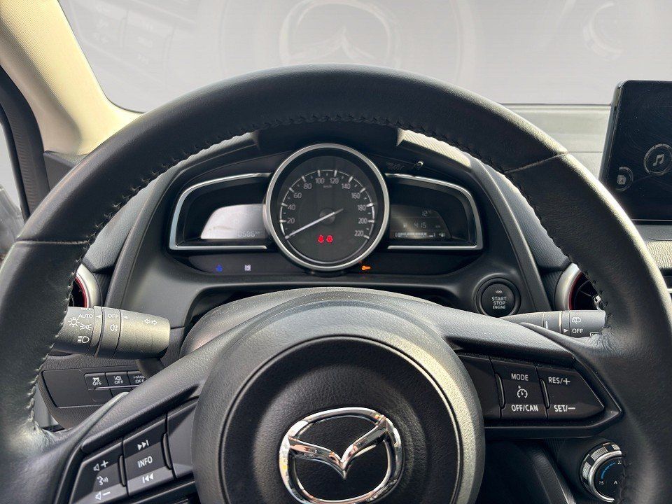 Fahrzeugabbildung Mazda 2 1.5i 90PS 6AG HOMURA TOU-P2