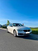 BMW F30 320i - BMW 320: F30