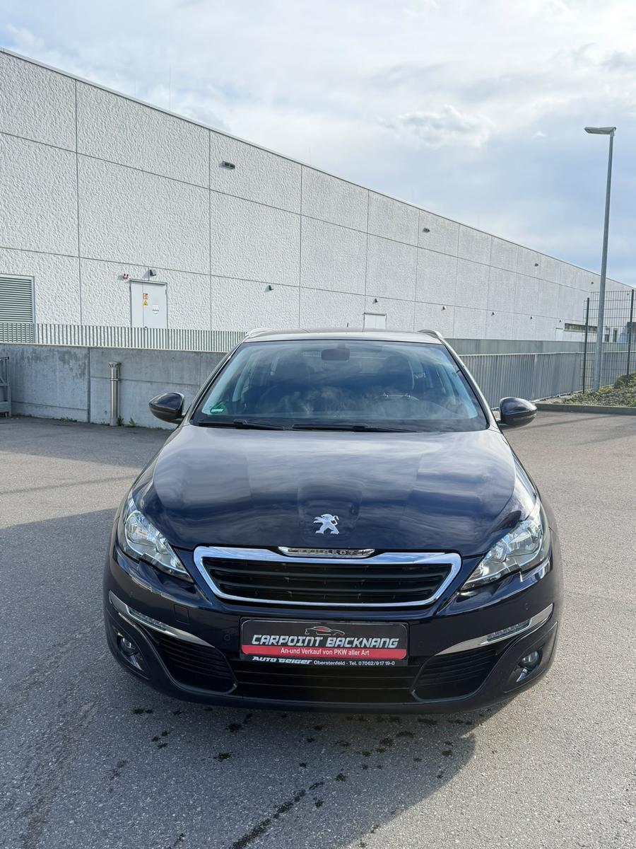 Peugeot 308 2015 — interior