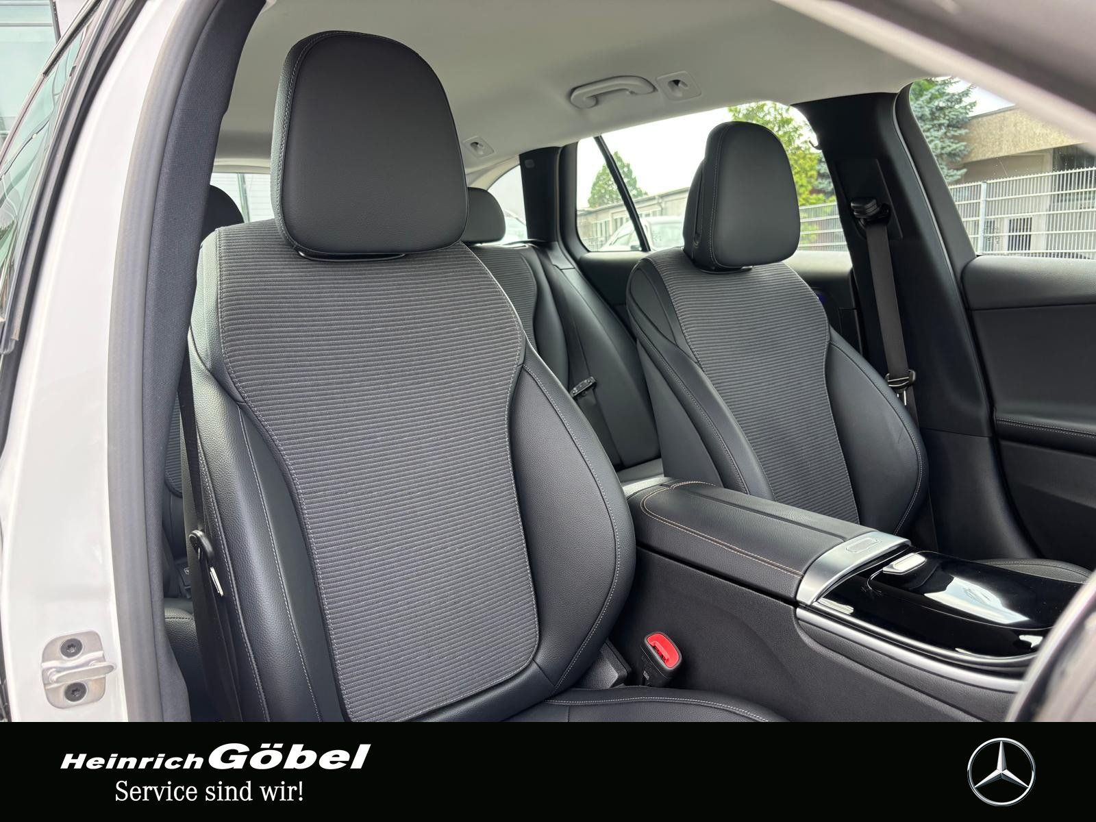 Fahrzeugabbildung Mercedes-Benz C 180 T AVANTGARDE*AHK*KAMERA*AMBIENTEBEL*