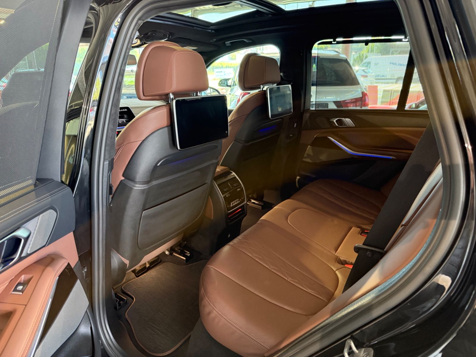 Fahrzeugabbildung BMW X5 xDrive40d M Sport*AHK*StandHz*SkyL*H/K*Laser*