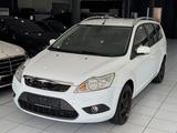 Ford Focus Turnier Style +*AUTOMATIK*KLIMA*PARK-ASSIS - Ford Focus aus 2010: Kombi
