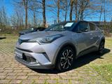 Toyota C-HR Hybrid 1,8 Club Automatik inkl. AHK - silberne Toyota C-HR