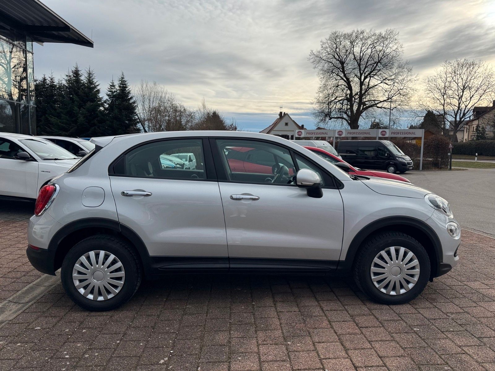 Fahrzeugabbildung Fiat 500X Rockstar 1.4 MultiAir NAVI KLIMAAUTOMATIK