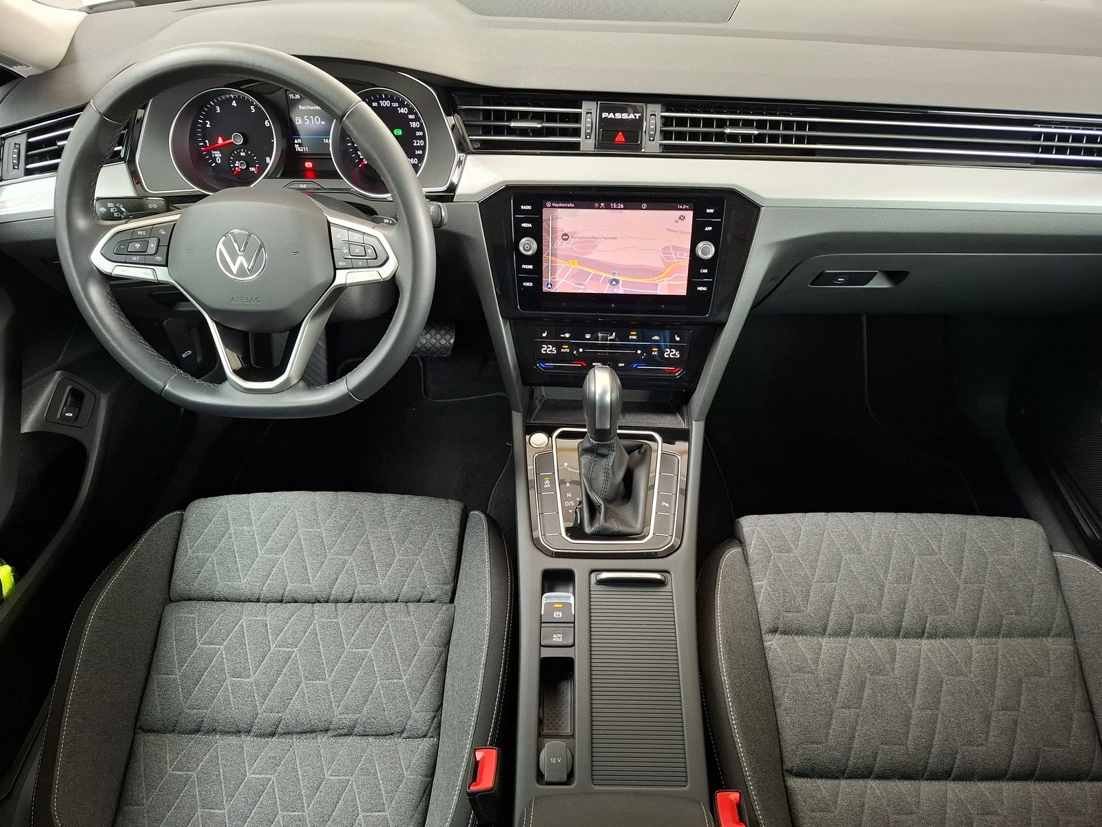 Fahrzeugabbildung Volkswagen Passat Var. Business 1.5 TSI DSG +LED +Tempomat