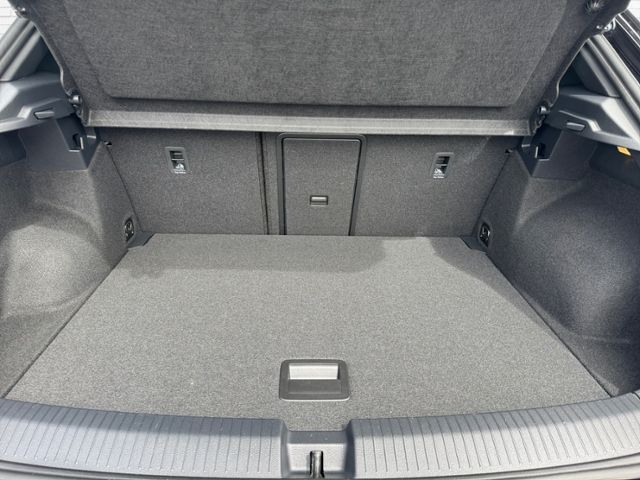 Fahrzeugabbildung Volkswagen T-Roc R-Line 2.0 TSI 4MOTION 190 PS DSG MTRX NAV