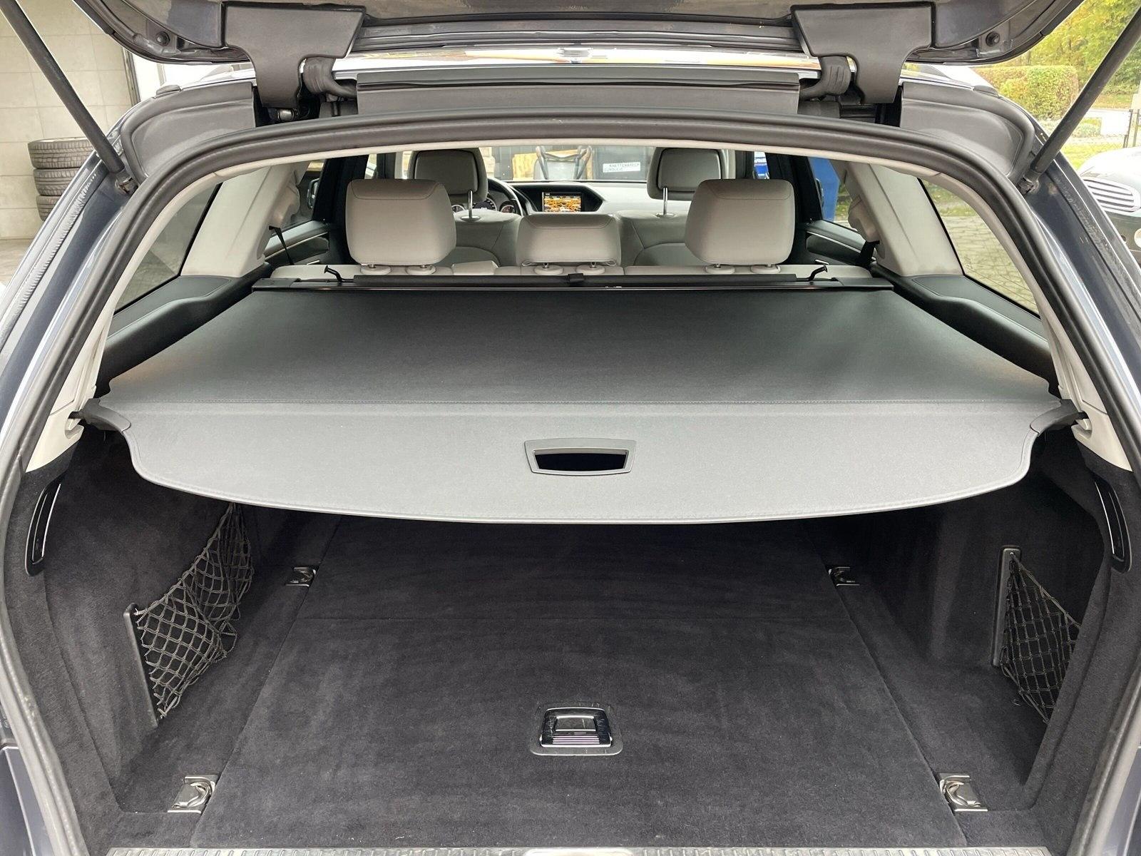 Mercedes-Benz E300 2010 — photo 18