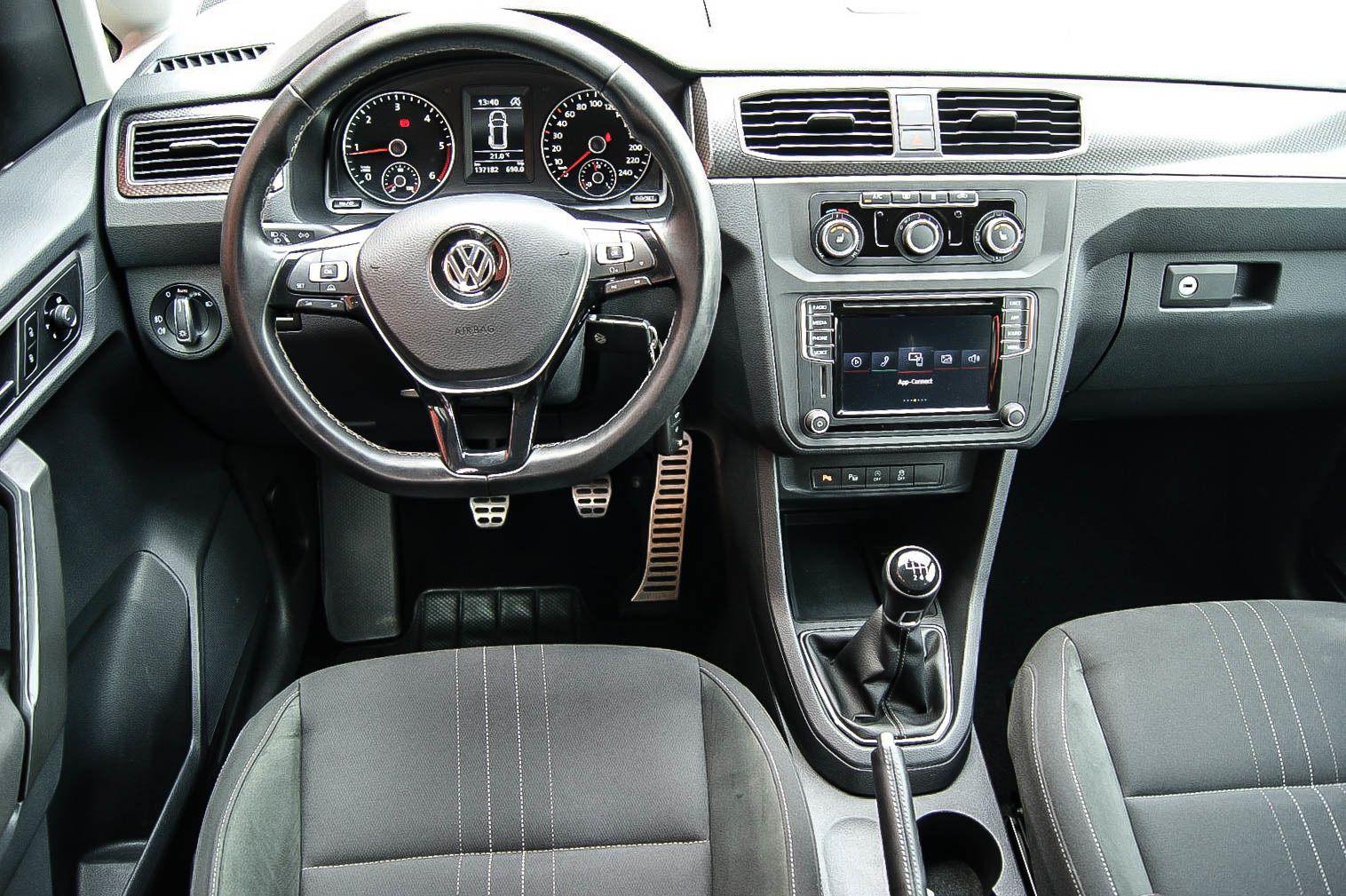Fahrzeugabbildung Volkswagen Caddy 2.0 TDI 4MOTION Alltrack Bi-XENON PLA Allt