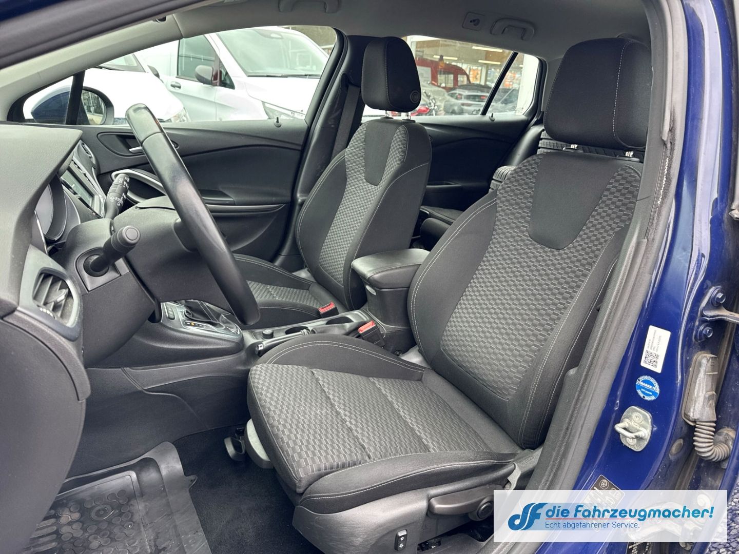 Fahrzeugabbildung Opel Astra K Sports Tourer LED Apple CarPlay Android