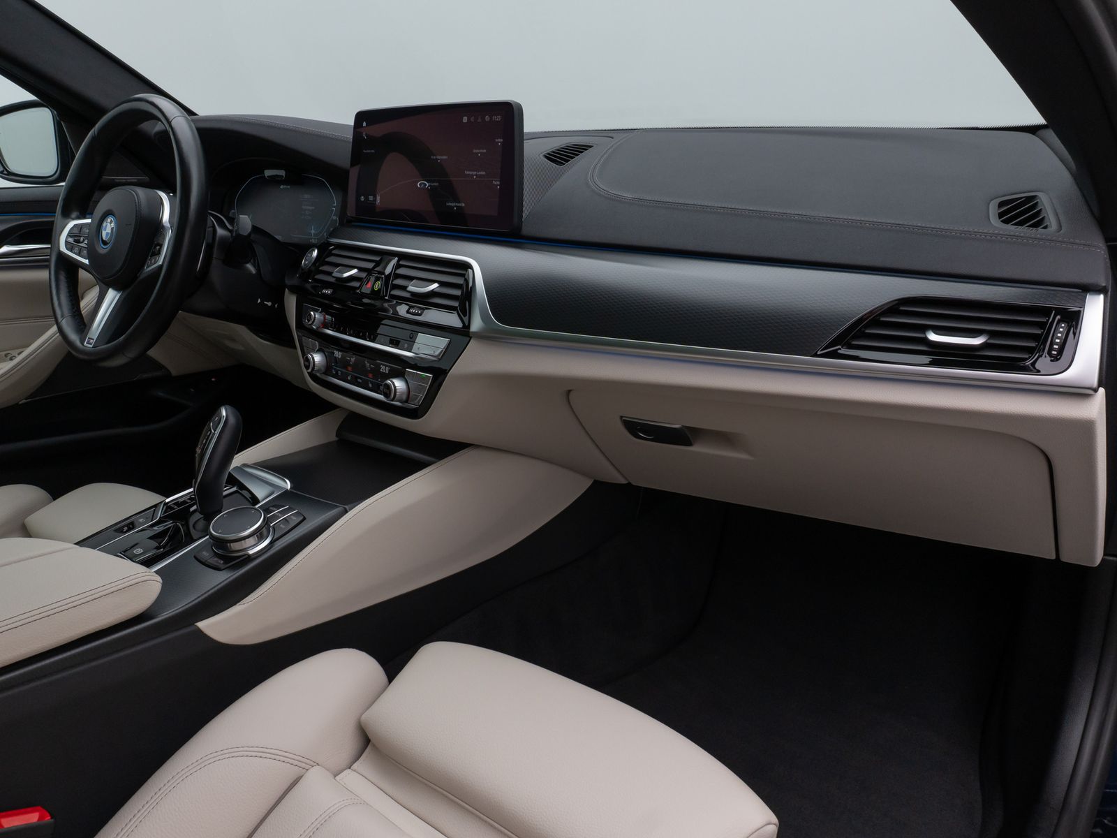 Fahrzeugabbildung BMW 530e xD M Sport Pro Panoram Kamera Laser HUD H/K