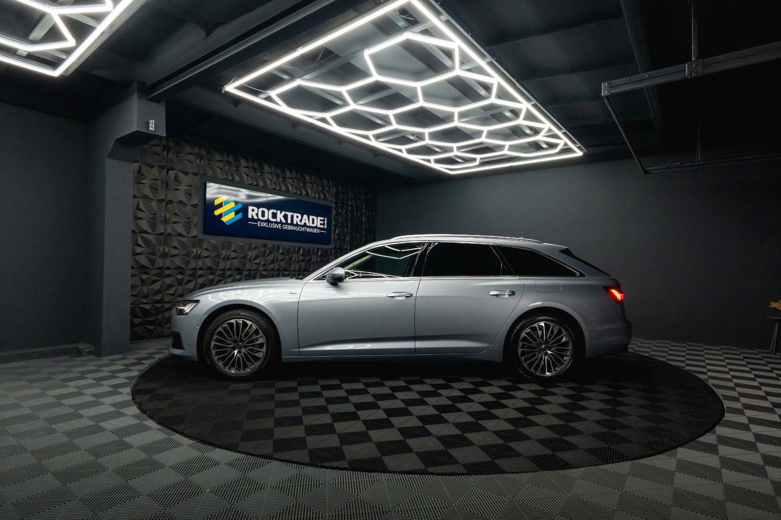 Fahrzeugabbildung Audi A6 Avant 50 TFSIe quattro SportDesign*Matrix*ACC