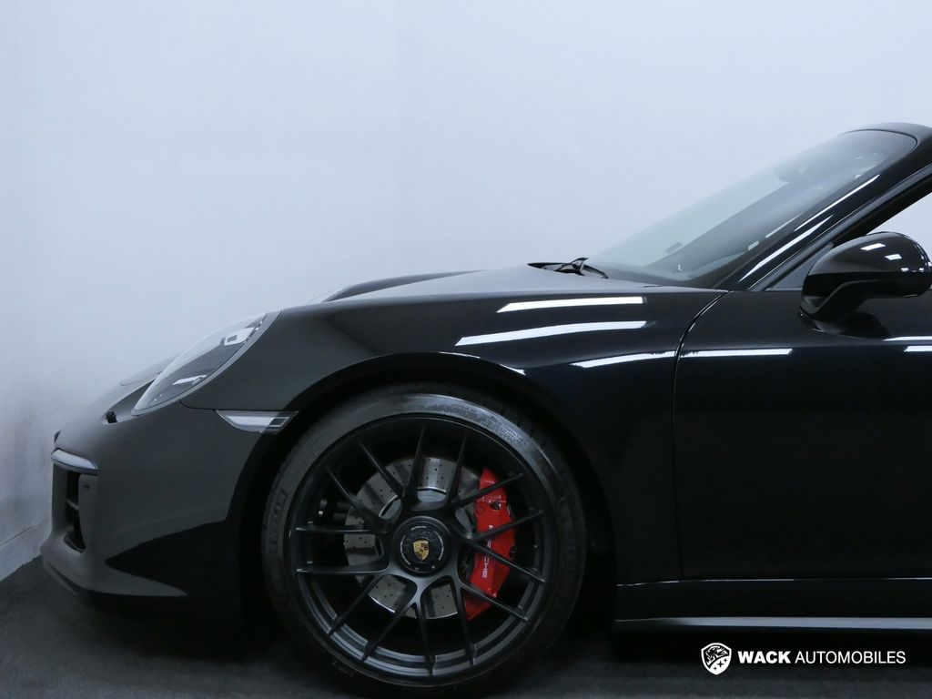 PORSCHE 911 2018