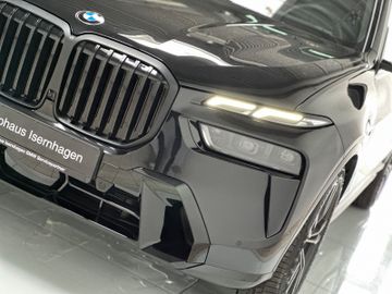 Fahrzeugabbildung BMW X7 xD40d M Sport ACC SoftCl Massage DAB SkyLoung