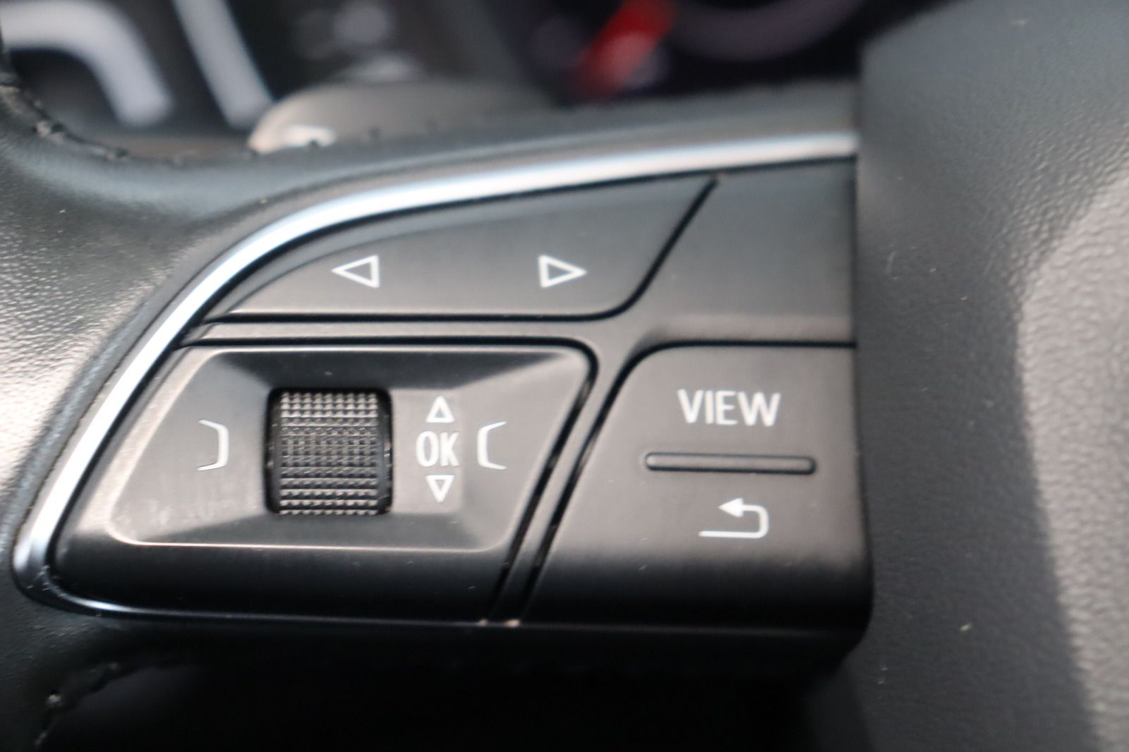Fahrzeugabbildung Audi A4 Avant 3.0 TDI design * HUD * AHK