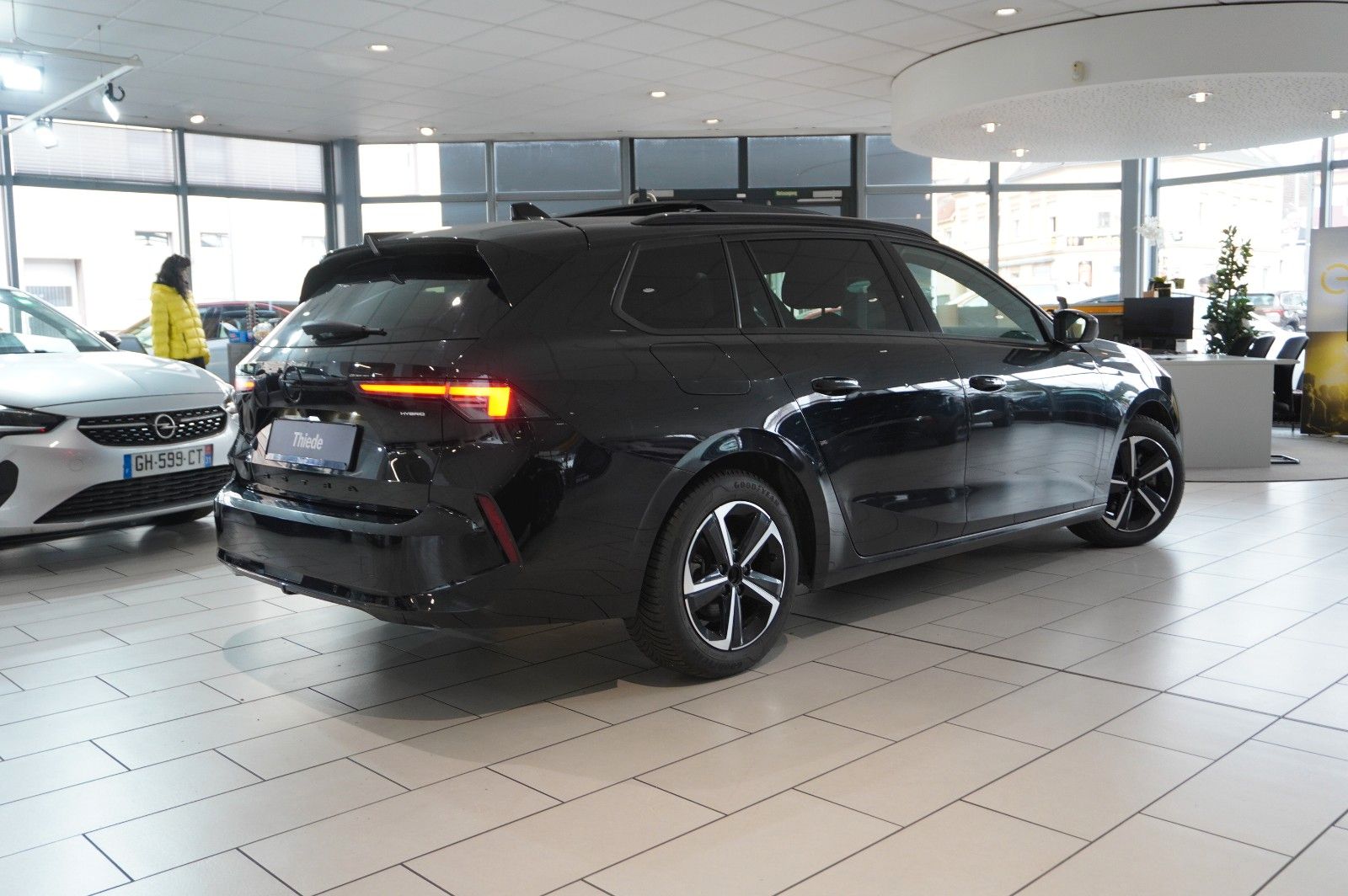 Fahrzeugabbildung Opel Astra L ST 1.2 HYBRID GS NAVI/LED/SPORT/PANO/HUD