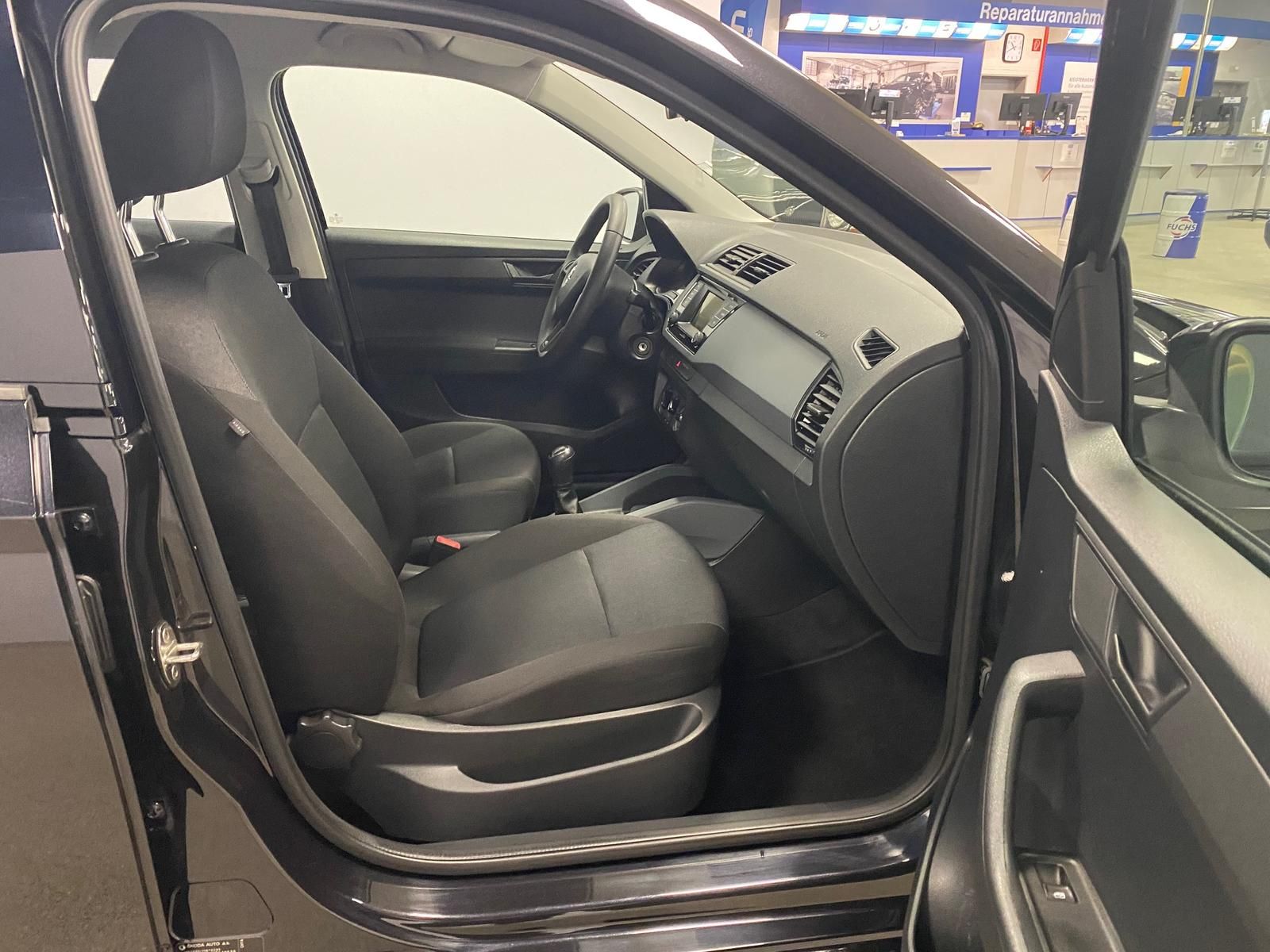 Fahrzeugabbildung SKODA Fabia 1.0 MPI Cool Edition Metallic+KLIMA+HU NEU