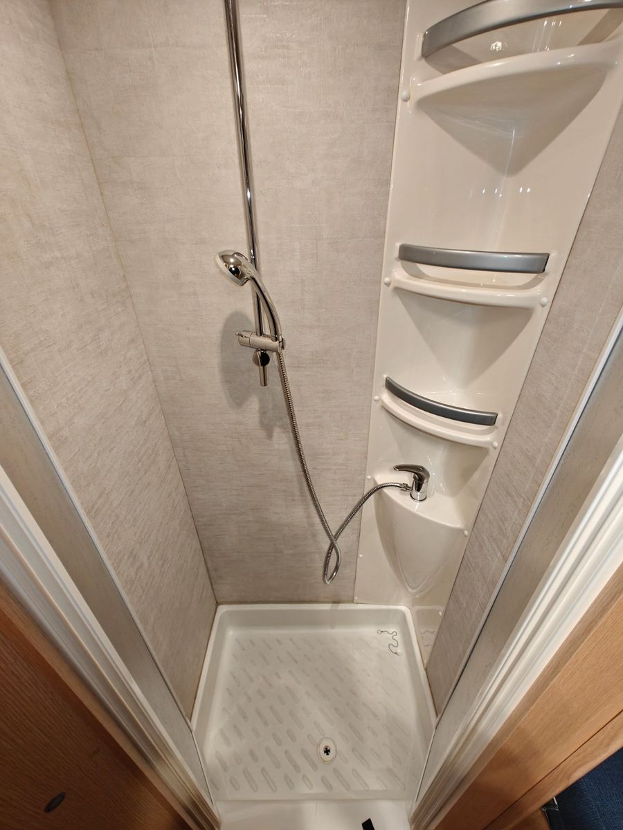 Fahrzeugabbildung XGO Dynamic 95 P - Autom. SAT, TV, Einzelbetten -