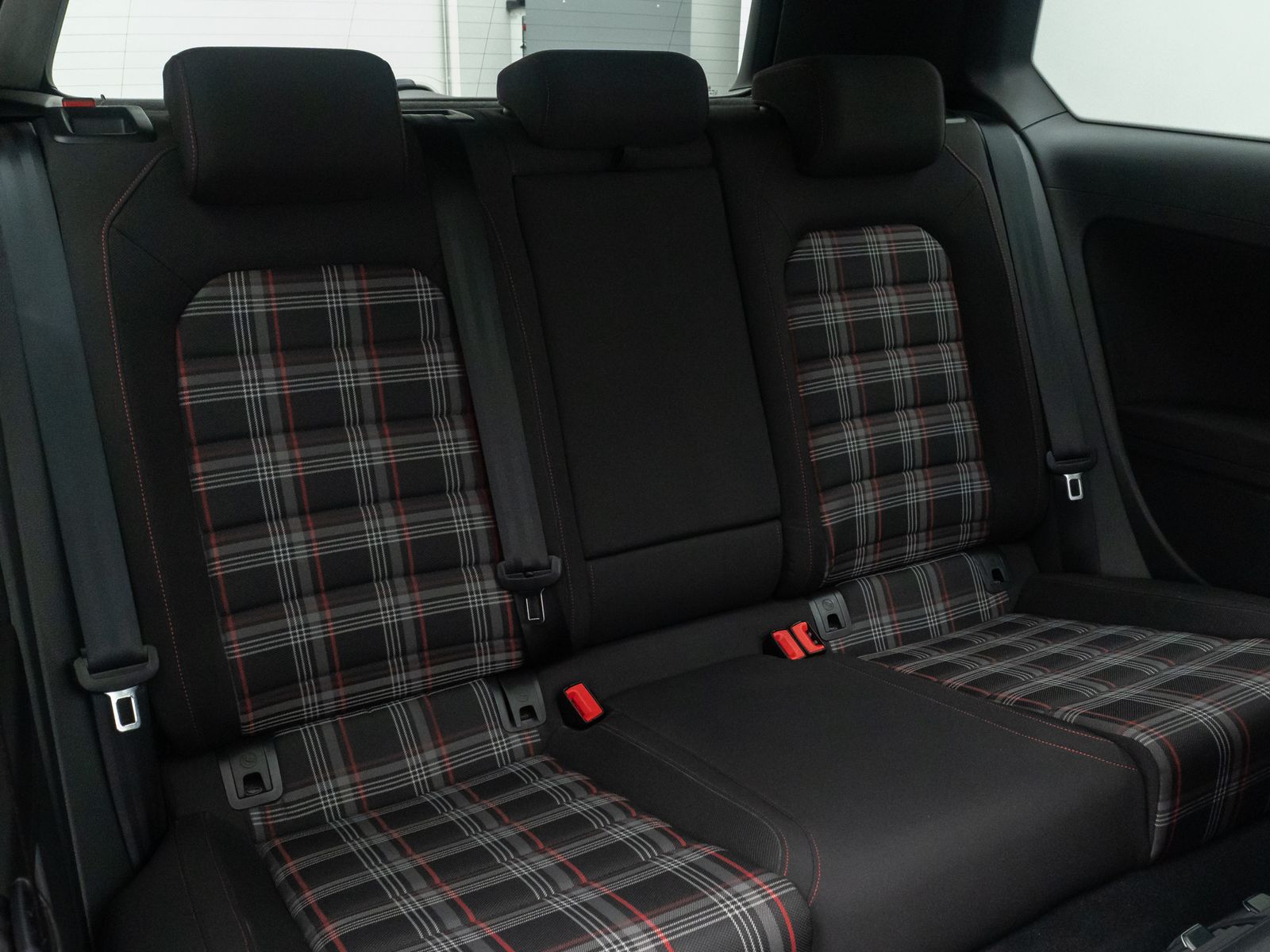 Fahrzeugabbildung Volkswagen Golf GTI Perform Sound PDC Navi Notbrems BiXenon