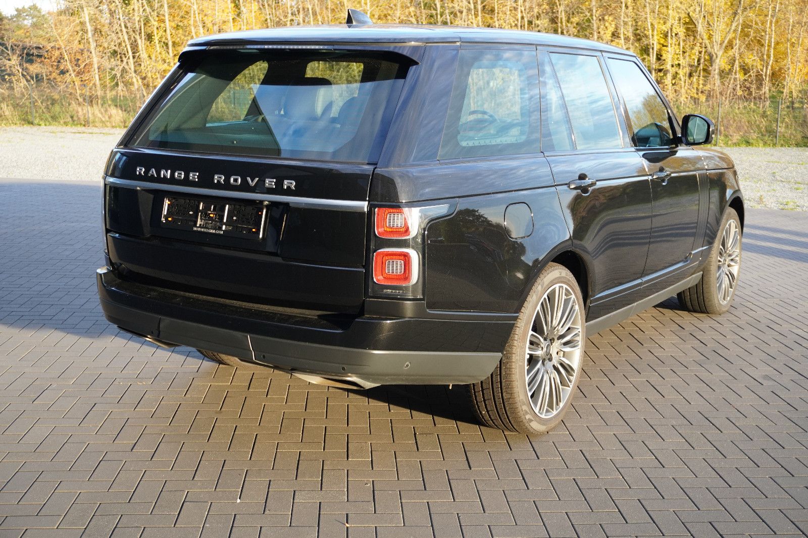Fahrzeugabbildung Land Rover Range Rover Vogue