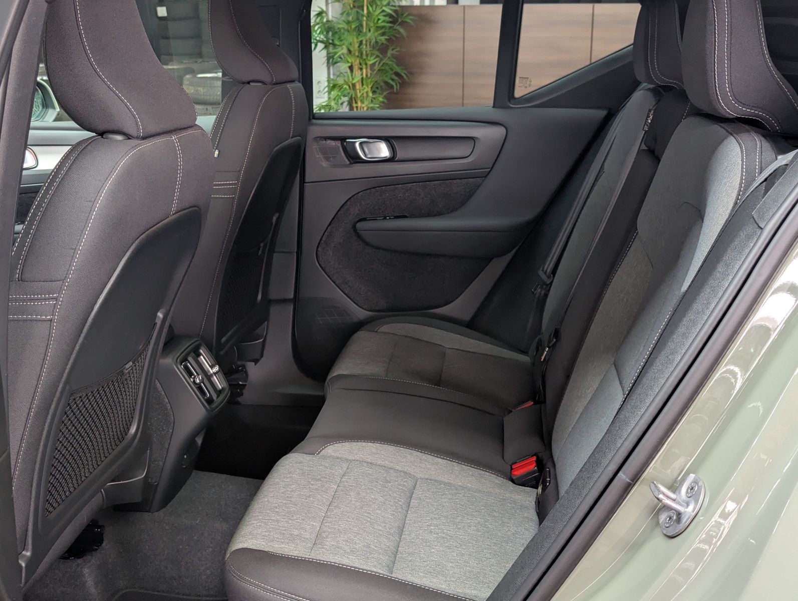 Fahrzeugabbildung Volvo XC40 B3 Core Winter-Pk. LED*VC*KEYLESS*SOUND*18"