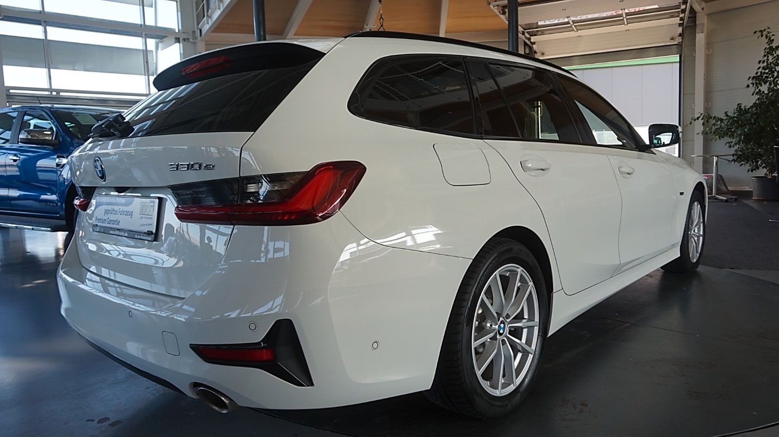 BMW 330e Touring Panno*Leder*Alu*H/D*Laser* foto 7