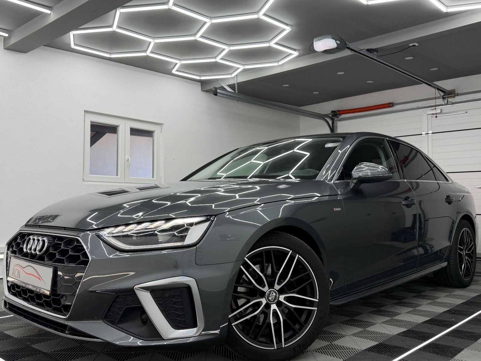 Fahrzeugabbildung Audi A4 Lim. 40 TFSI S LINE/VRTL COCKPIT+/MASSAGE