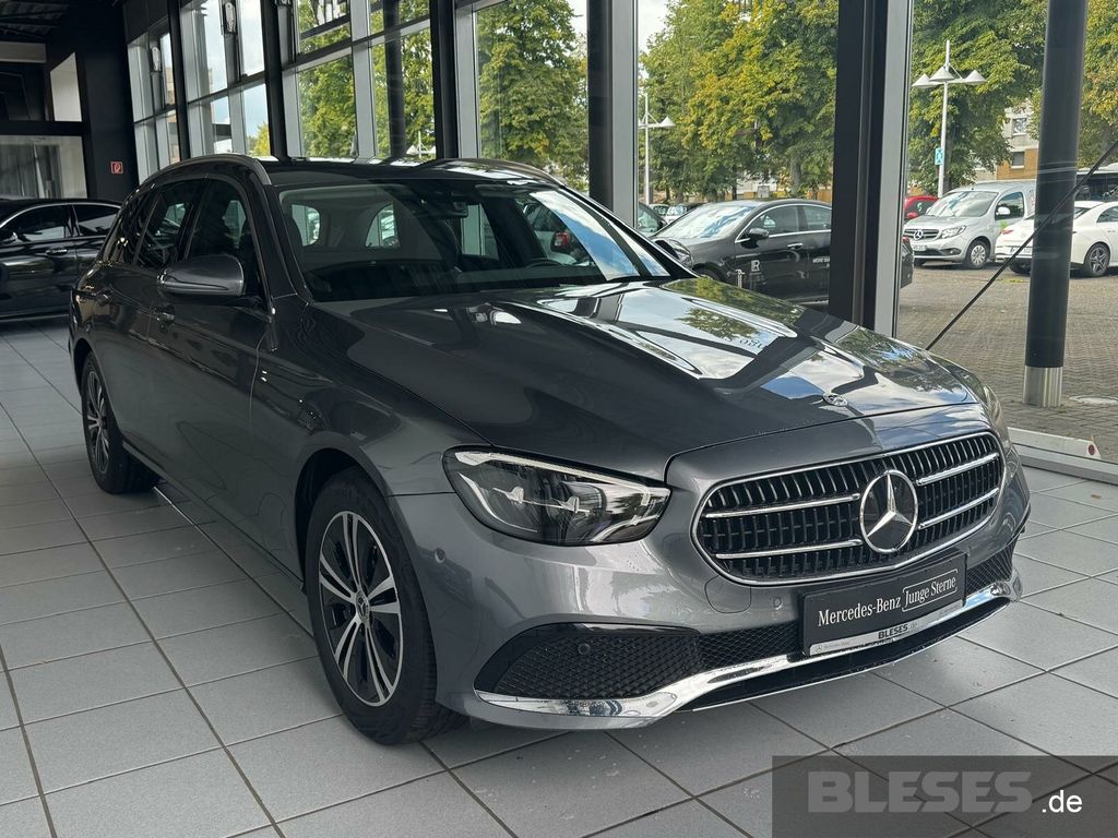MERCEDES-BENZ E 220 – Bild 3