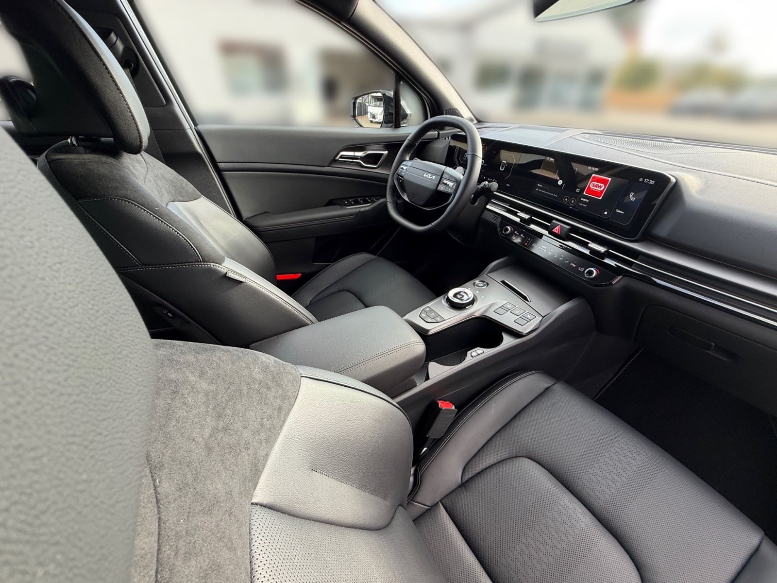 Fahrzeugabbildung Kia SPORTAGE 1.6T 2WD DCT BLACK ED SD DRIVE