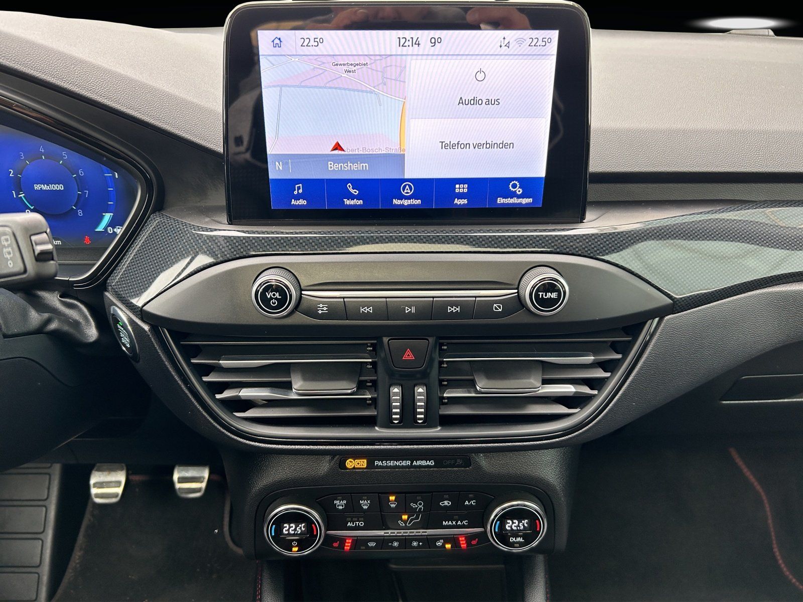 Fahrzeugabbildung Ford Focus 1.0 EcoBoost ST-Line/PANO-DACH/KAMERA/B&O/