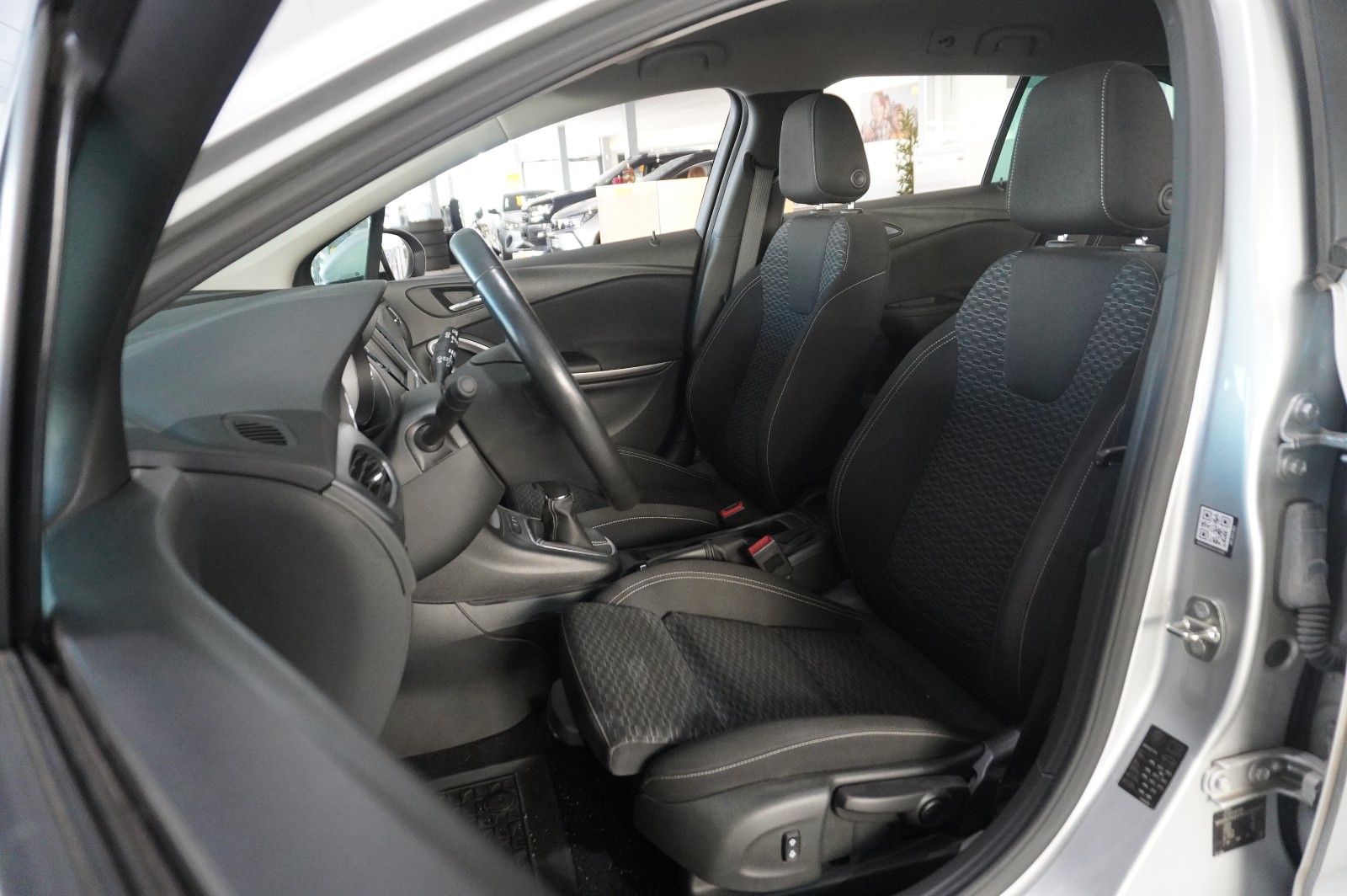 Fahrzeugabbildung Opel Astra K ST 1.0 BUSINESS NAVI/LED/SHZ/TEMP./SPORT