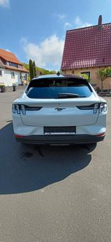 Ford Mustang Mach-E Extended Range Tech 2 Pano - Ford Mustang Mach-E von privat