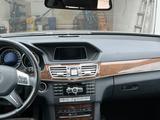 Mercedes-Benz E 250 ELEGANCE Autom. ELEGANCE - Mercedes-Benz E 250: Von Privat