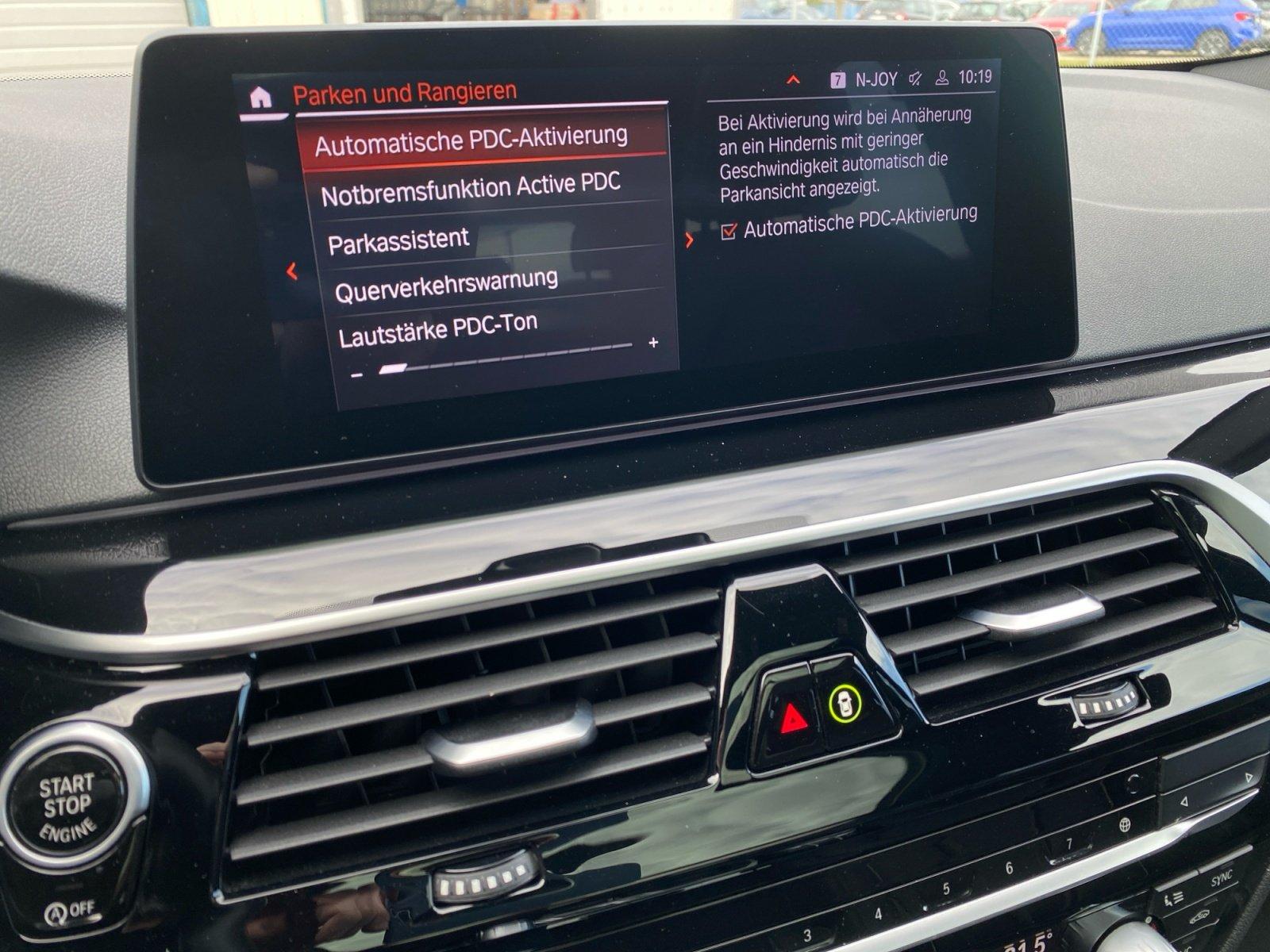 BMW 530i xDrive Touring M-Sport TEMP+PDC+HUD+PANO