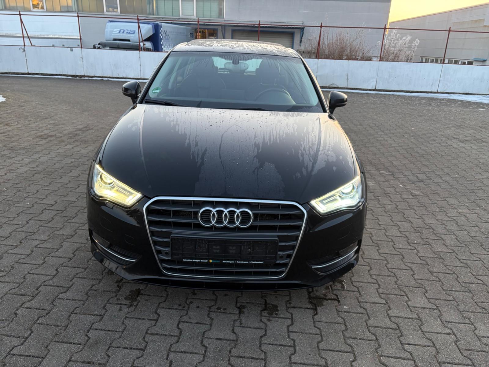 Audi A3 Sportback*Automatik*Leder*Pano*RFK*Wenig KM!