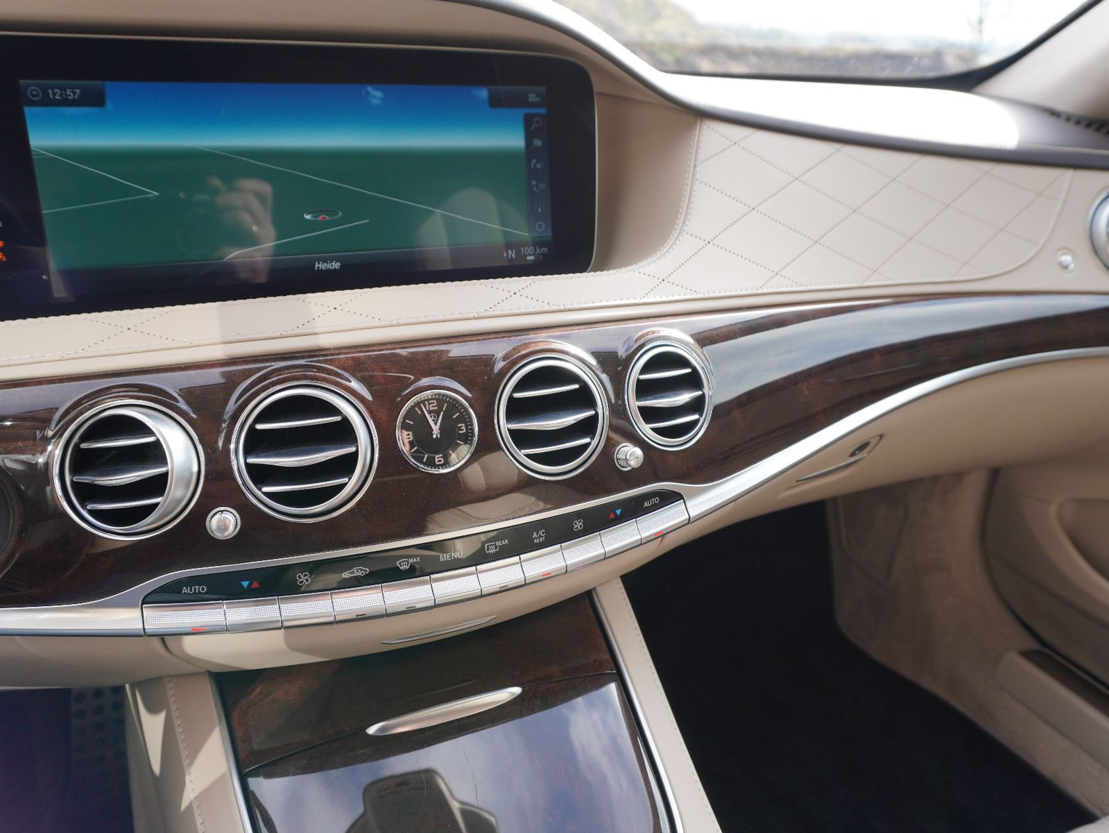 Fahrzeugabbildung Mercedes-Benz S 560 4Matic L AMG