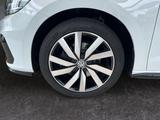 Volkswagen Touran 2.0 TDI SCR DSG R-Line *LED*ACC*Navi*CAM* - VW Touran Gebrauchtwagen in Bielefeld