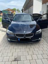 BMW 523i - blaue BMW 523